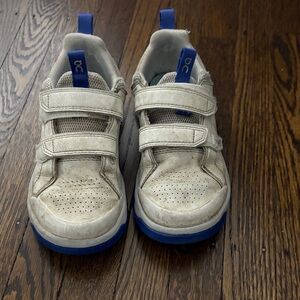 Kids on cloud sneakers